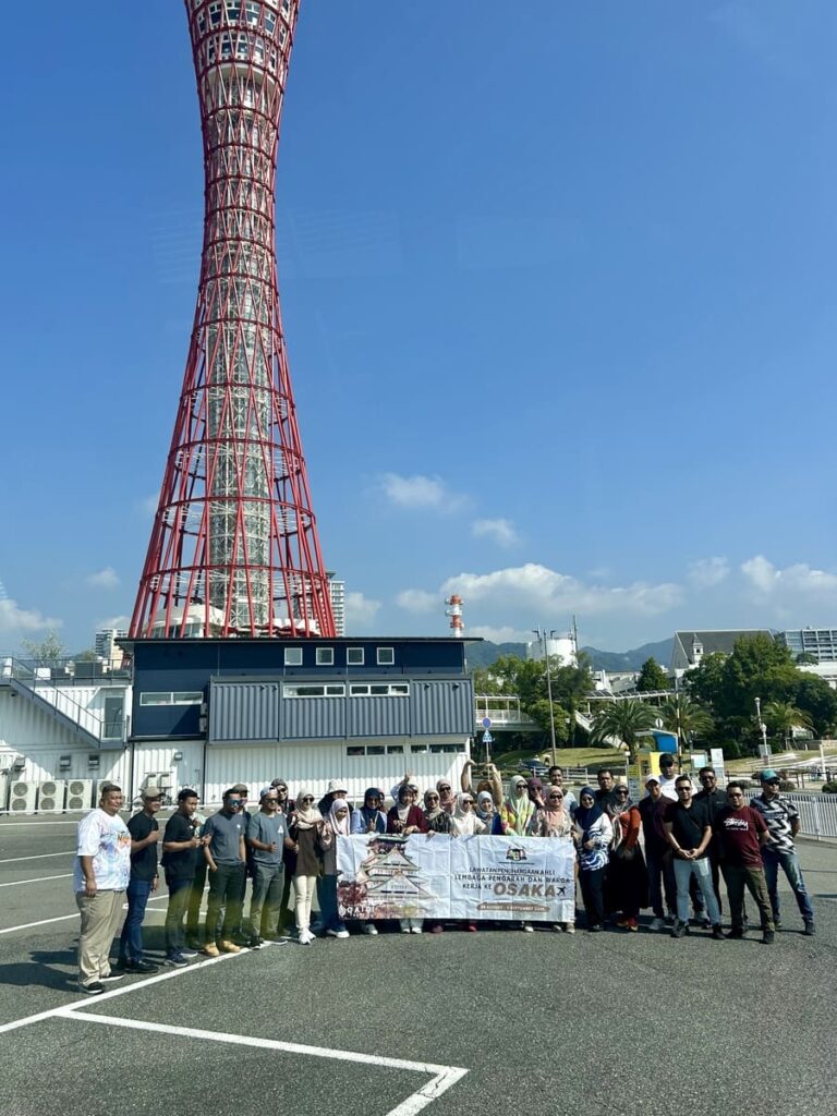 Tour group at Kobe Port Tower.